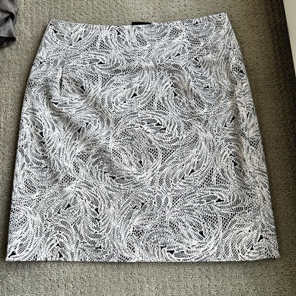 Club Monaco Size 6 skirt - Picture 1 of 10